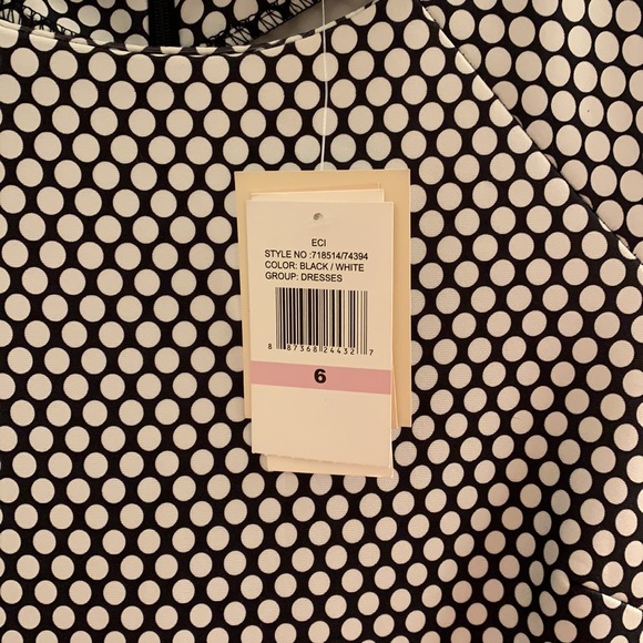 Dress - Picture 4 of 5